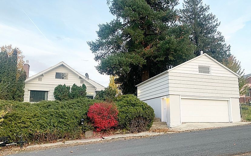 Front of house & garage