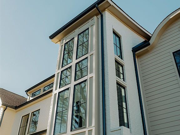 3rd image of 544 Wingrave Dr