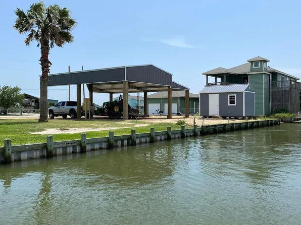1105 Helen Dowdy Ln, Crystal Beach, TX 77650