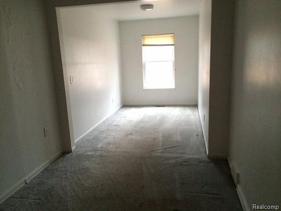 4th image of 21250 Mahon Dr