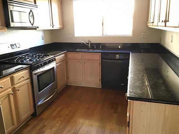 4th image of 231 S Sierra Ave