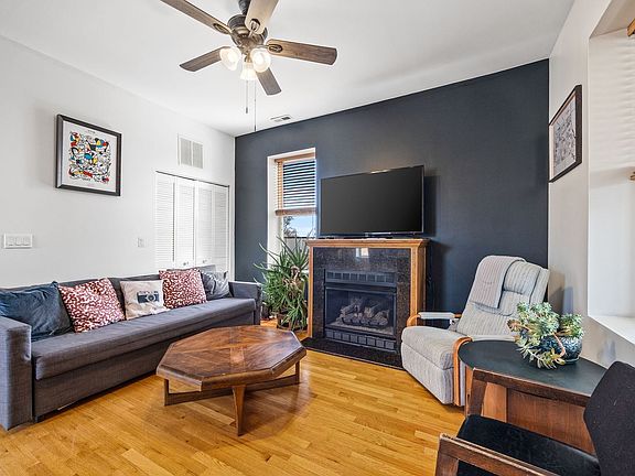 4th image of 2904 N Avers Ave Unit 3R