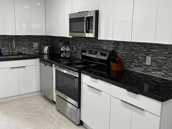 5th image of 230 NE 2nd Pl