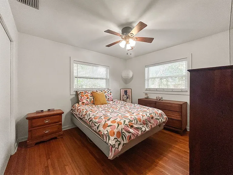1021 Iroquois St — Photo 13