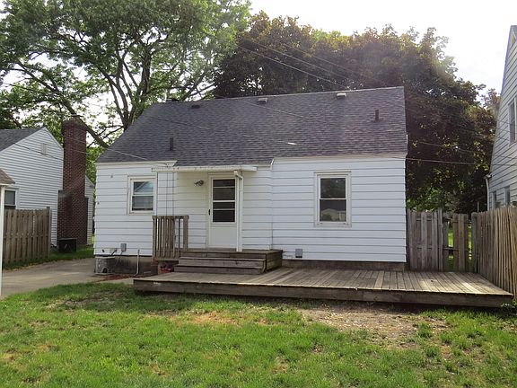 4th image of 1728 Tamarack Ave NW