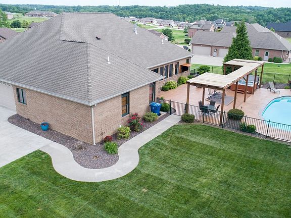 4th image of 218 Settlers Ridge Dr