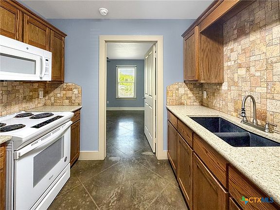 2nd image of 1248 Honor Ln