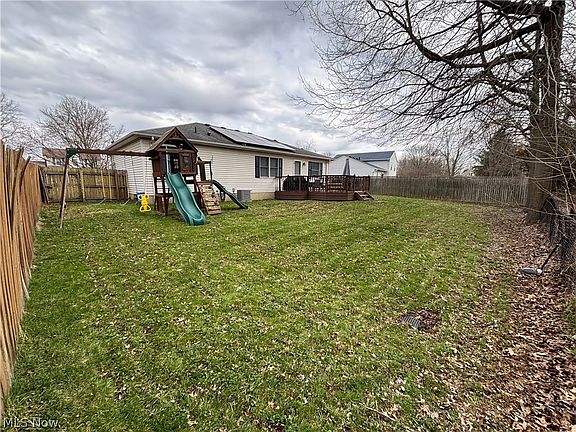 3rd image of 544 Bayberry Dr