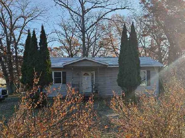 912 E James St, White Cloud, MI 49349