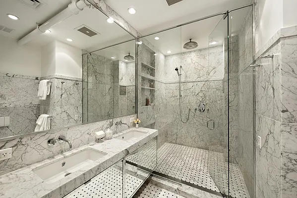 Sold by Nest Seekers International | media 8