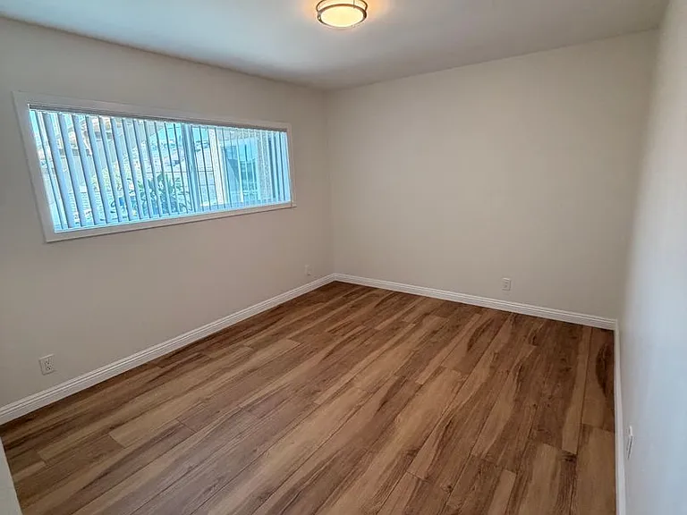 1845 S Grand Ave #1 — Photo 11