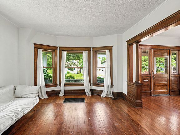 5th image of 1155 Portage Ave