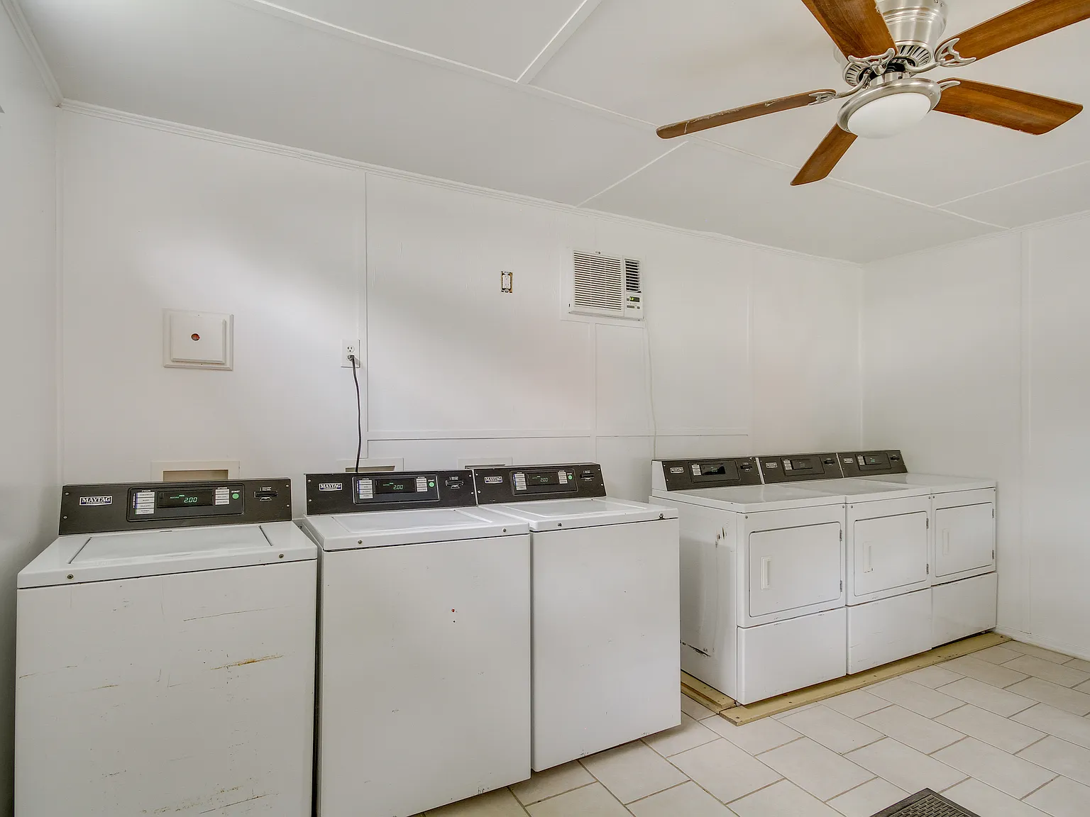 Tiny Apartment Rentals — Photo 2