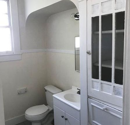 4th image of 2524 Acacia St #2524