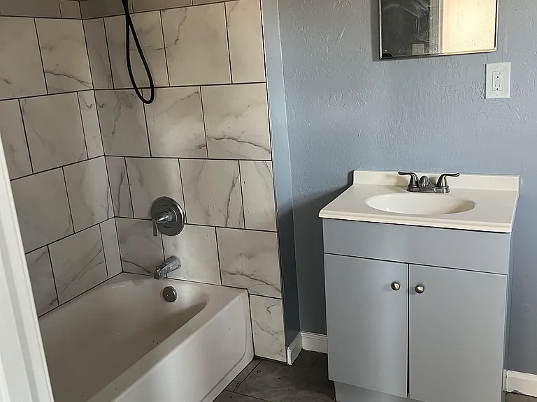 2973 S Newman Ave — Photo 2