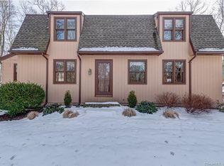 63 Wanda Dr, Higganum, CT 06441