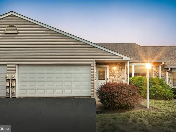 2447 Pin Oak Dr #57, York, PA 17406