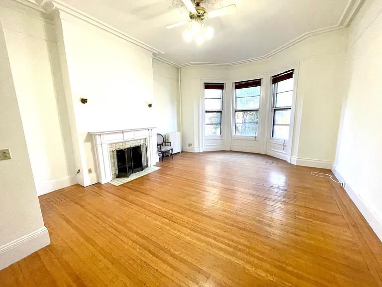 130 Marlborough St #5 — Photo 3
