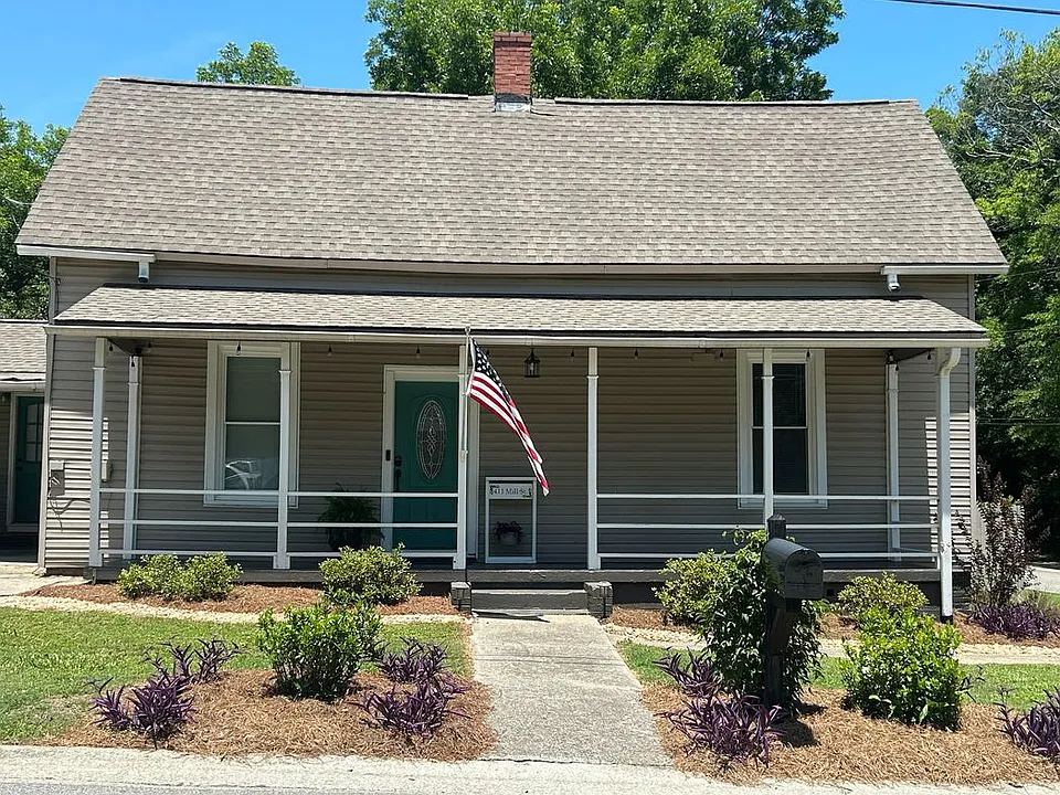 411 Mill St