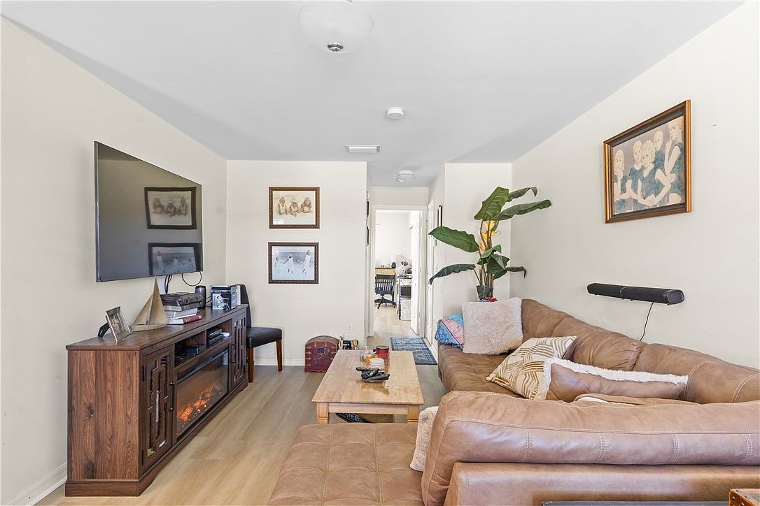 62 Woodland Dr APT 203