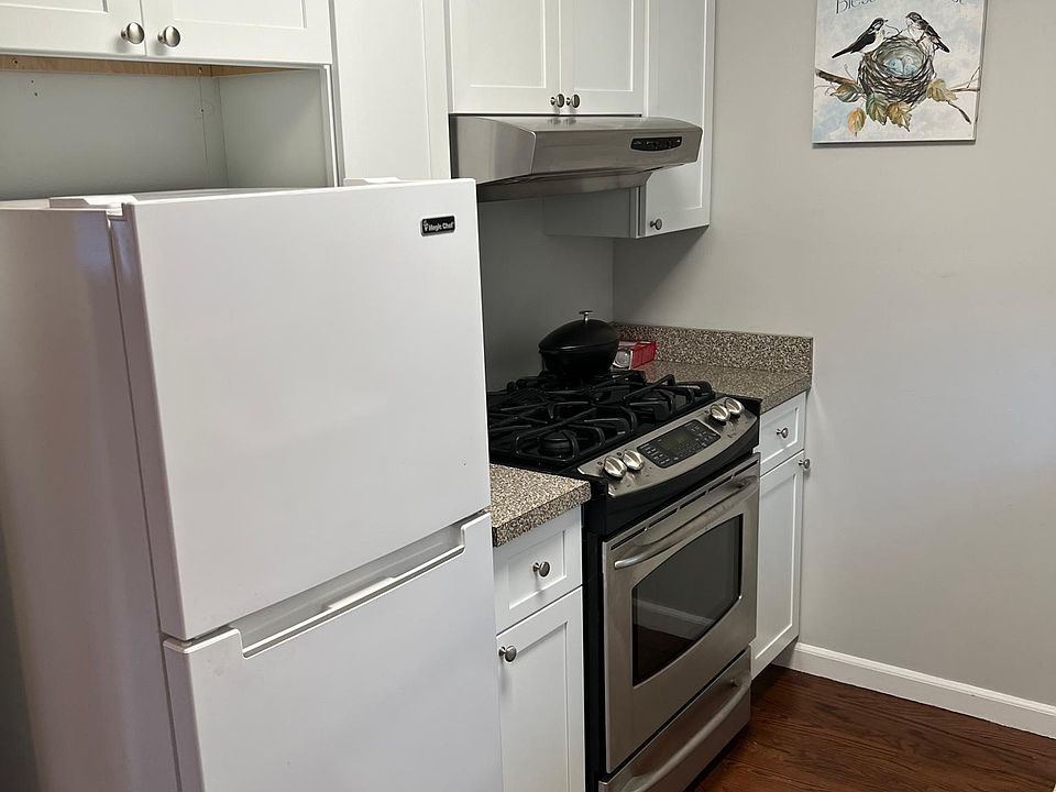 1st image of 168 Memphis Ave Floor 1