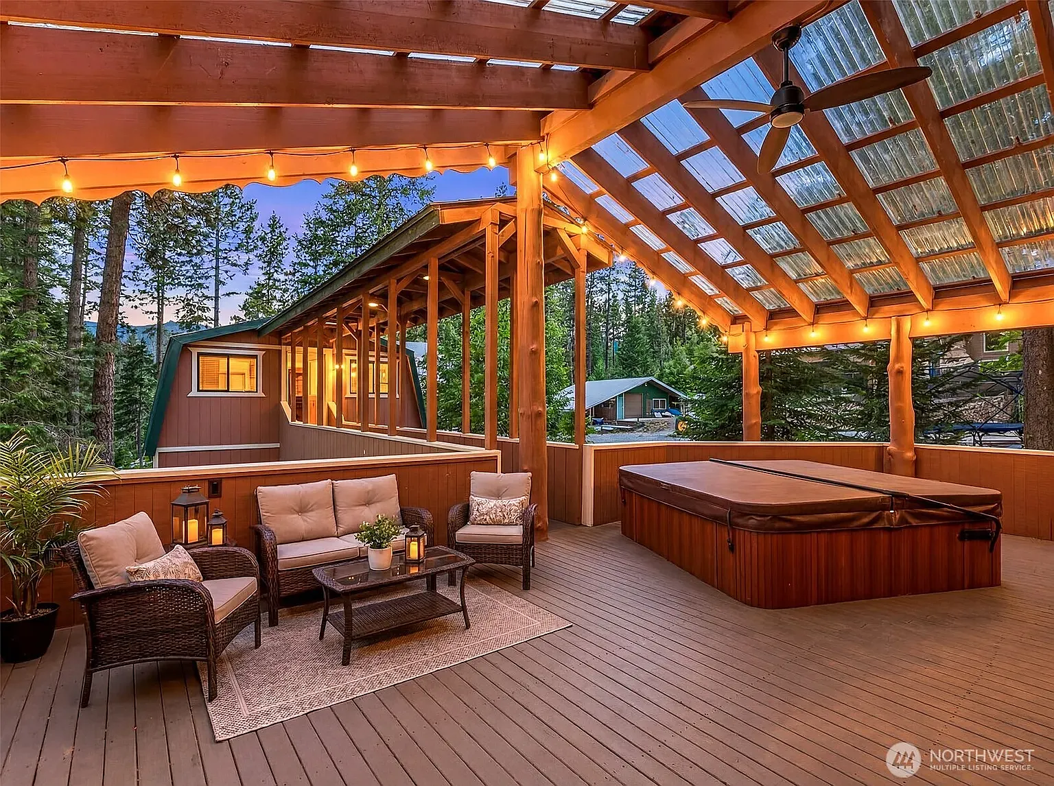 4 bed, 2500 sqft, $2,800 — Photo 2