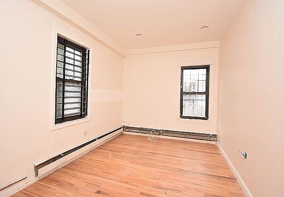 4th image of 461A Quincy St #1F