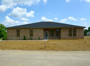 10 Cedar Point Way, Milton, WV 25541