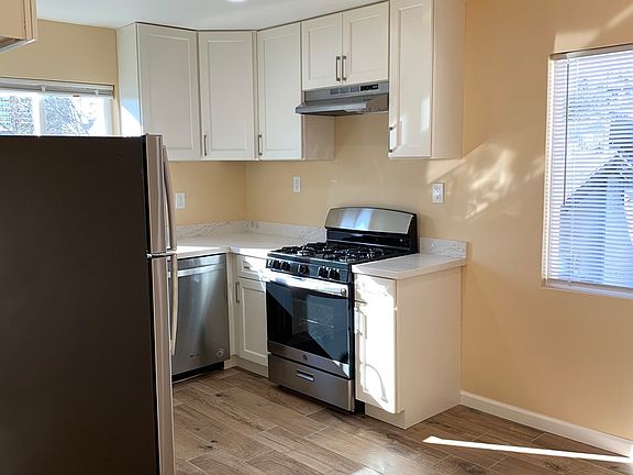 4th image of 317 Warwick Ave APT 304