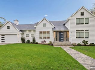 31 Engleside St, Cresskill, NJ 07626