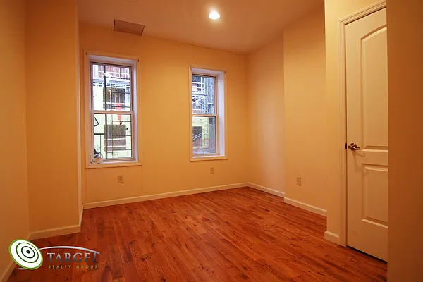 Rented by Target Realty Group | media 7