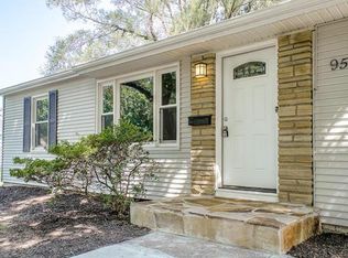 9512 E 68th St, Raytown, MO 64133