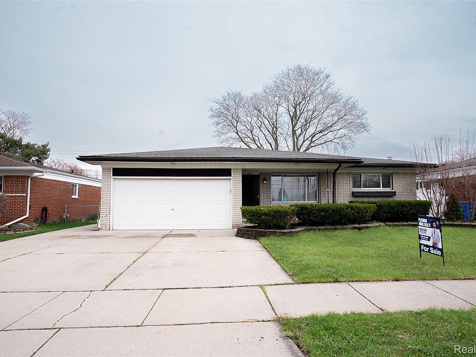 1st image of 32514 Gainsborough Dr
