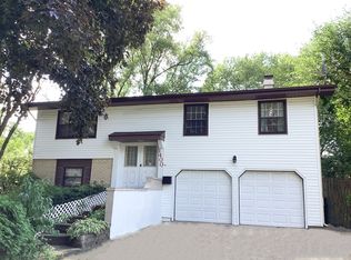 1400 Kingsdale Rd, Hoffman Estates, IL 60169