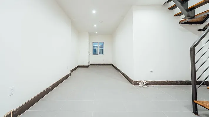 Rented by Nooklyn NYC LLC | media 53