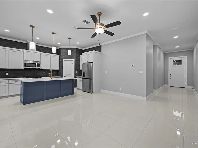 818 S Bicentennial Blvd — Photo 5