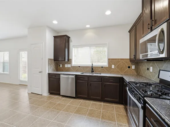12830 Spruce Cir, Tomball, TX 77375