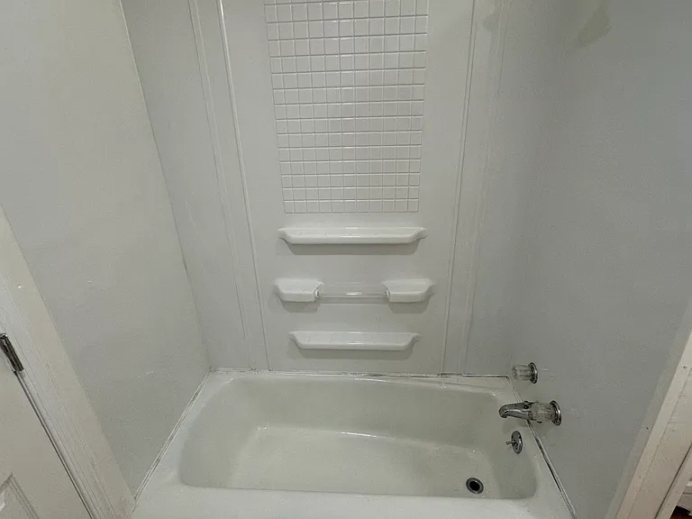 123 Smith St #3 — Photo 5