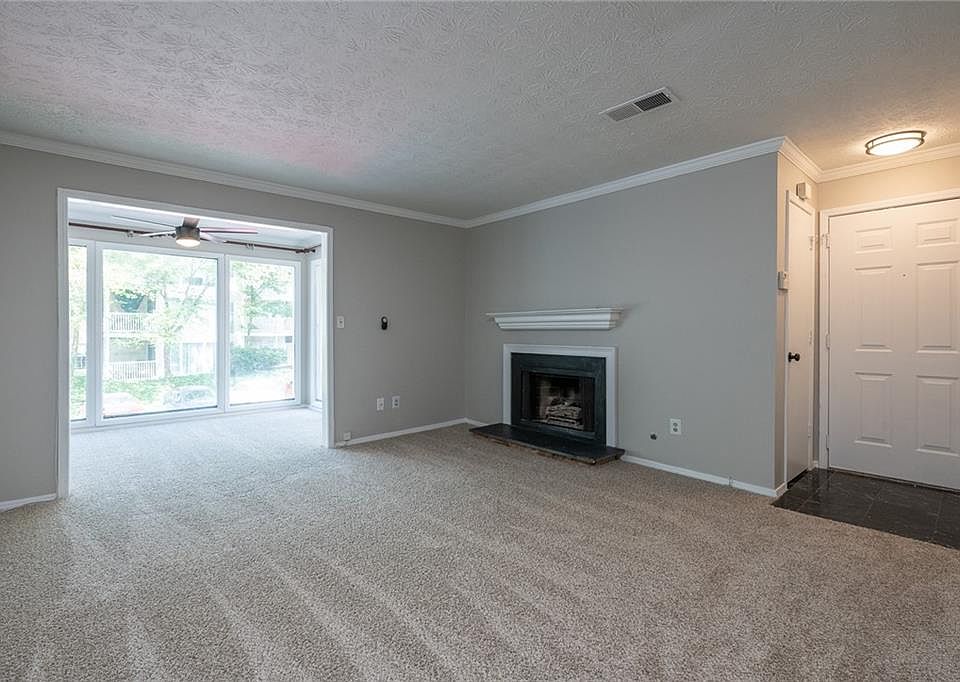 1st image of 2005 Augusta Dr SE