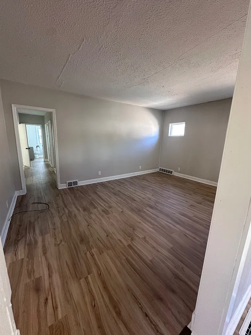 Renovated 3-Bedroom House in Parma | Garage + Water, Sewer & Garbage Included — Photo 3