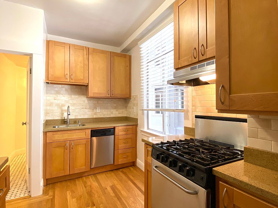 1st image of 887 Bush St #400
