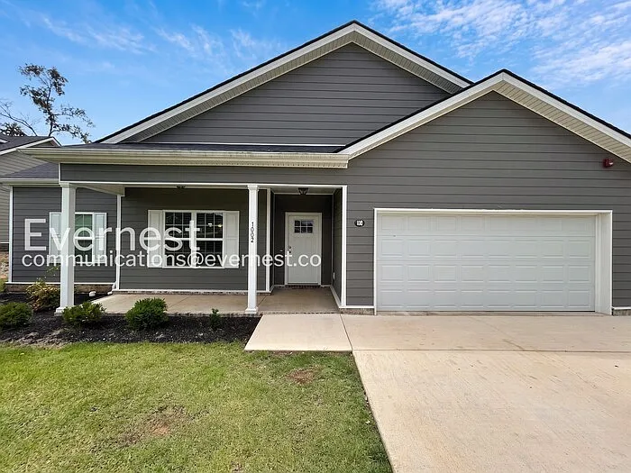 3 bed, 2.0 bath, 1705 sqft, $2,095 — Photo 2