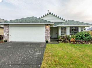 1406 Meadow Dr, Molalla, OR 97038
