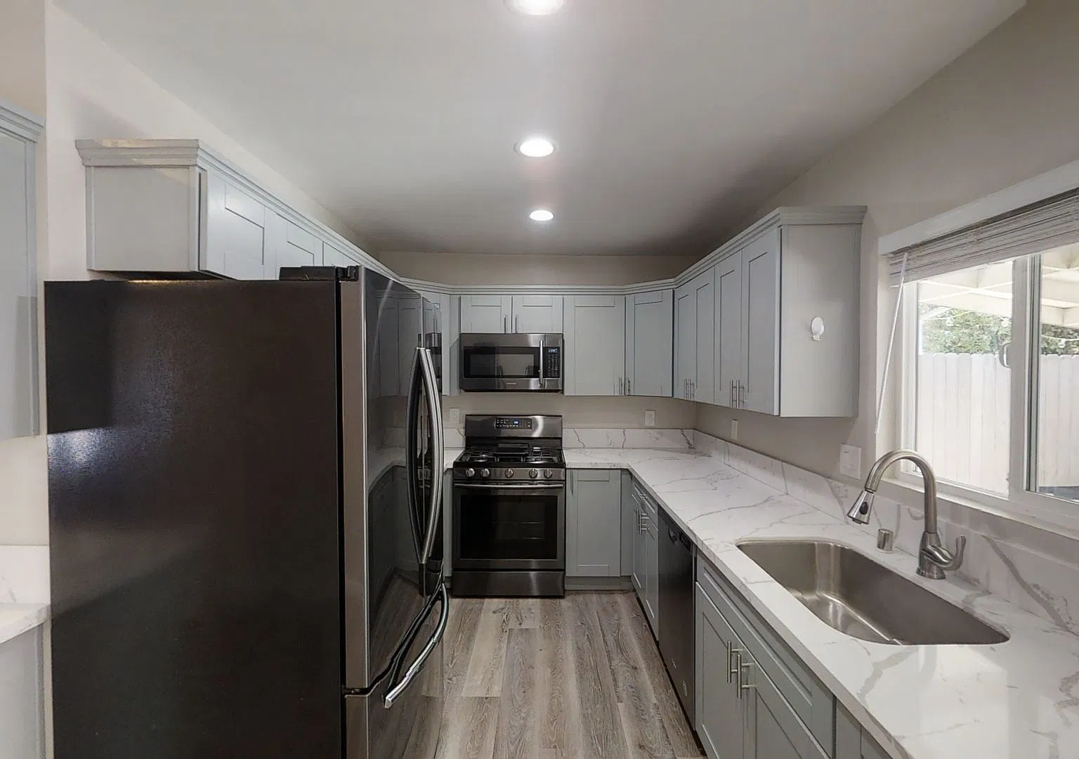 4BR / 2BA on East Falls w/ Driveway Parking! — Photo 4