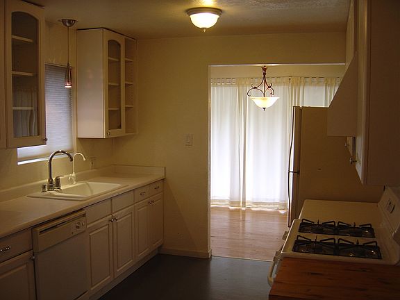 3rd image of 15 Pendegast St