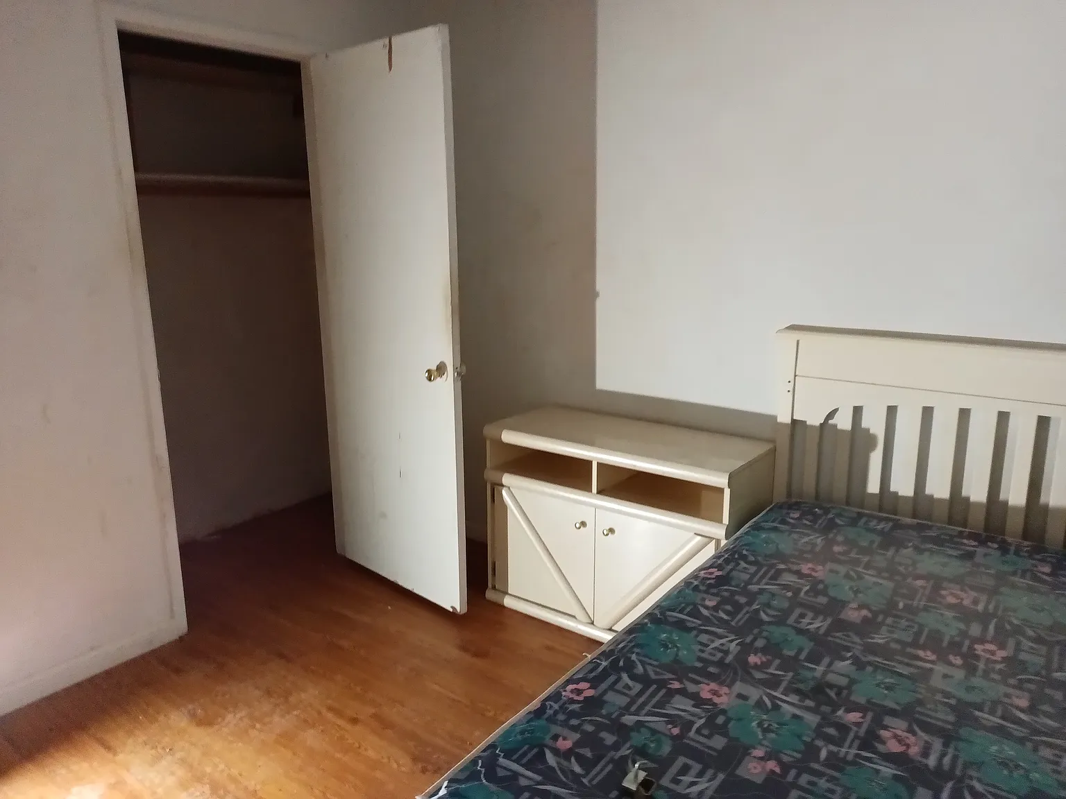 1130 E George Ave — Photo 2