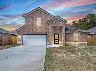 322 Carlos Leal Dr, Dayton, TX 77535