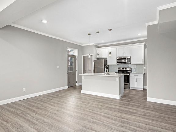 4th image of 1200 Allen Ave APT 2R