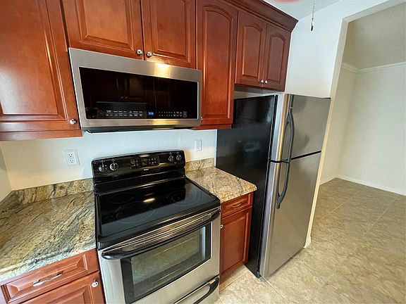 5th image of 2020 NE 56th Street #206