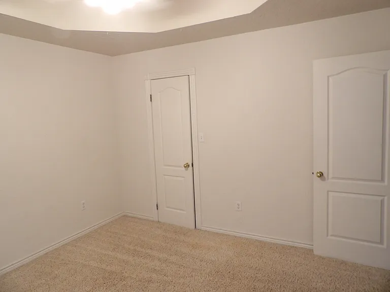 405 SE Lancelot Ln — Photo 8